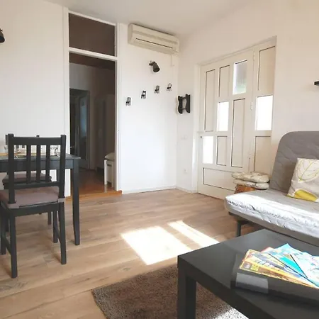 With A Parking Space Njivice, Krk - 21769 Apartment Njivice