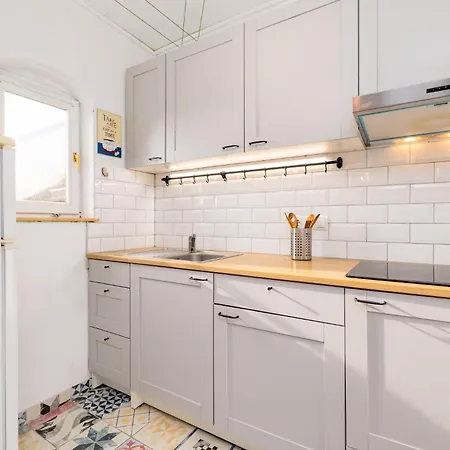 With Parking Space Njivice, Krk - 21769 Apartamento