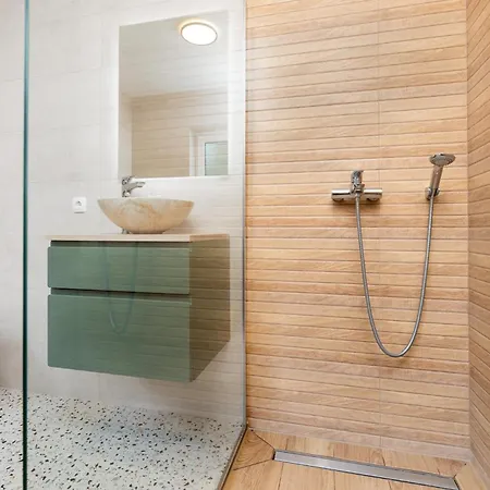 Apartamento With Parking Space Njivice, Krk - 21769 *